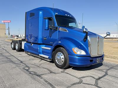 Used 2021 Kenworth T680 - photo 1