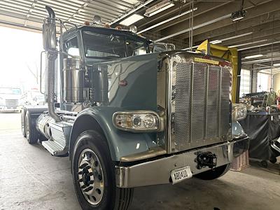 Used 2018 Peterbilt 389 - photo 1
