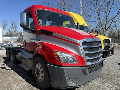 Used 2021 Freightliner Cascadia - photo 1