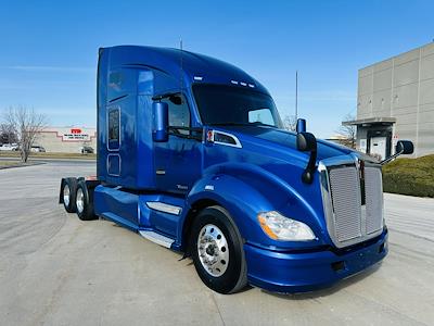 Used 2022 Kenworth T680 - photo 1