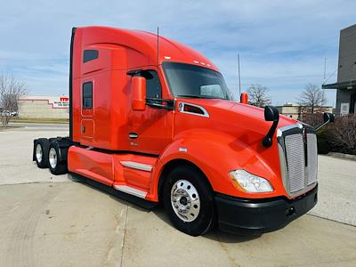 Used 2022 Kenworth T680 - photo 1