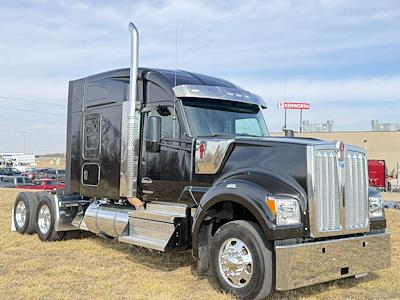 Used 2023 Kenworth W990 - photo 1