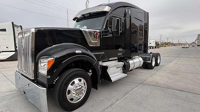 Used 2023 Kenworth W990 - photo 1