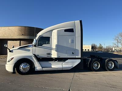 Used 2024 Kenworth T680 - photo 1