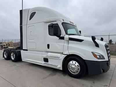 Used 2022 Freightliner Cascadia - photo 1