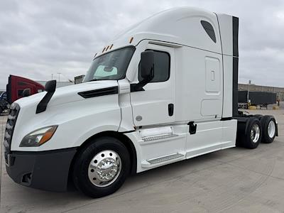 Used 2022 Freightliner Cascadia - photo 1