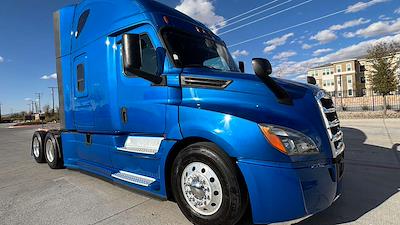 Used 2020 Freightliner Cascadia - photo 1
