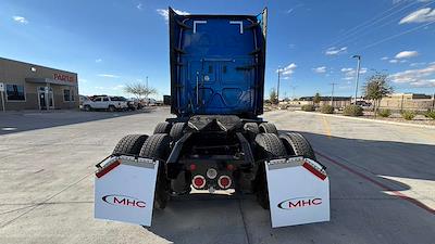 Used 2020 Freightliner Cascadia - photo 1