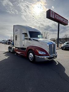 Used 2023 Kenworth T680 - photo 1