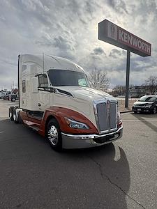 Used 2023 Kenworth T680 - photo 1