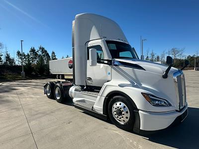 Used 2023 Kenworth T680 Cummins ISX / X15 Semi Truck for sale #0618490 - photo 1