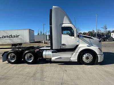 Used 2023 Kenworth T680 Cummins ISX / X15 Semi Truck for sale #0618490 - photo 2