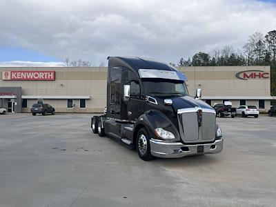 Used 2022 Kenworth T680 - photo 1