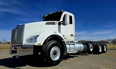Used 2021 Kenworth T880 - photo 1