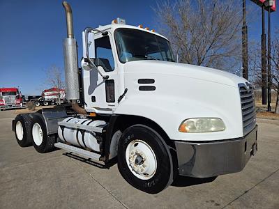 Used 2004 Mack CX613 - photo 1