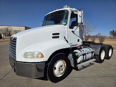 Used 2004 Mack CX613 - photo 1
