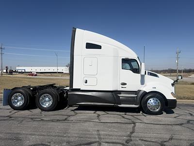Used 2022 Kenworth T680 - photo 1