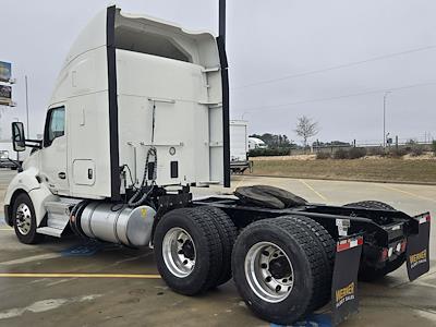 Used 2021 Kenworth T680 - photo 1
