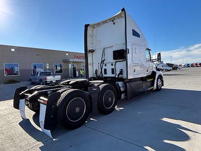 Used 2023 Kenworth T680 - photo 1