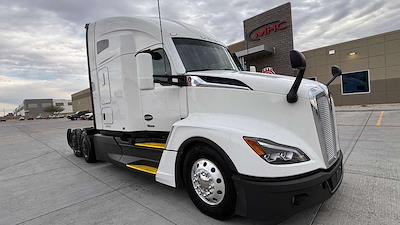 Used 2023 Kenworth T680 - photo 1