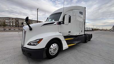 Used 2023 Kenworth T680 - photo 1