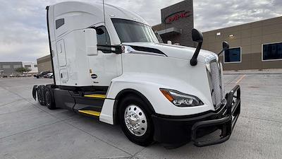 Used 2023 Kenworth T680 - photo 1