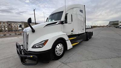 Used 2023 Kenworth T680 - photo 1