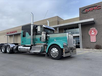 Used 2023 Kenworth W900 - photo 1