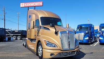 Used 2024 Kenworth T680 - photo 1