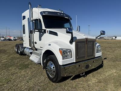 Used 2021 Kenworth T880 - photo 1