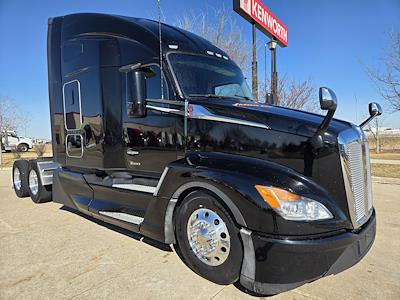 Used 2022 Kenworth T680 - photo 1