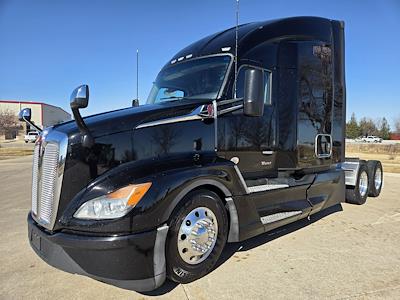 Used 2022 Kenworth T680 - photo 1