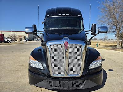 Used 2022 Kenworth T680 - photo 1