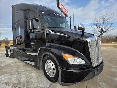 Used 2022 Kenworth T680 - photo 1
