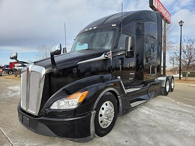 Used 2022 Kenworth T680 - photo 1