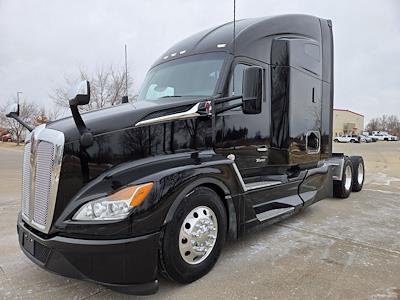 Used 2022 Kenworth T680 - photo 1