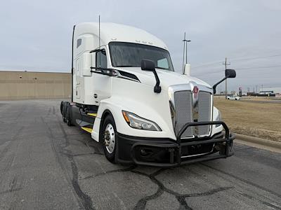 Used 2023 Kenworth T680 - photo 1