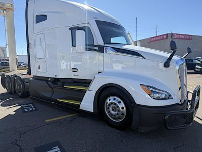 Used 2023 Kenworth T680 - photo 1