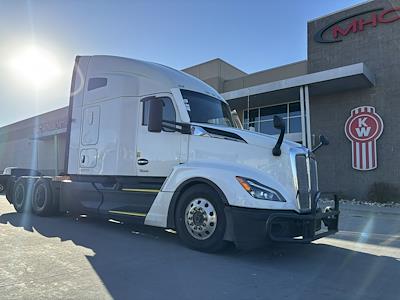 Used 2023 Kenworth T680 - photo 1