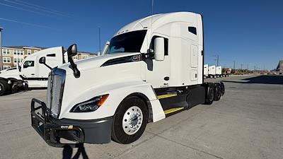 Used 2023 Kenworth T680 - photo 1