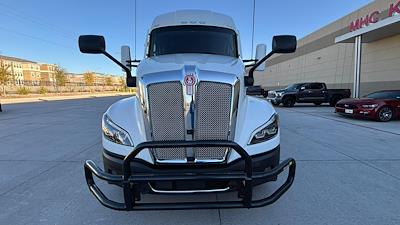 Used 2023 Kenworth T680 - photo 1