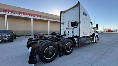 Used 2023 Kenworth T680 - photo 1
