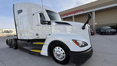 Used 2023 Kenworth T680 - photo 1