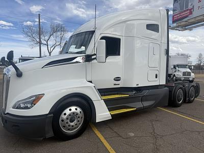 Used 2023 Kenworth T680 - photo 1
