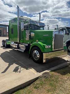 Used 2022 Kenworth W900 - photo 1