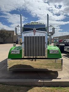 Used 2022 Kenworth W900 - photo 1