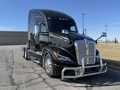 Used 2023 Kenworth T680 - photo 1