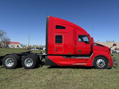 Used 2022 Kenworth T680 - photo 1