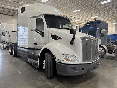 Used 2020 Peterbilt 579 - photo 1
