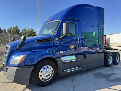 Used 2023 Freightliner Cascadia - photo 1